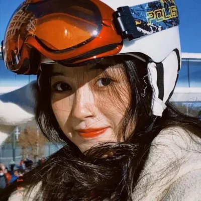 惊奇的传闻海报