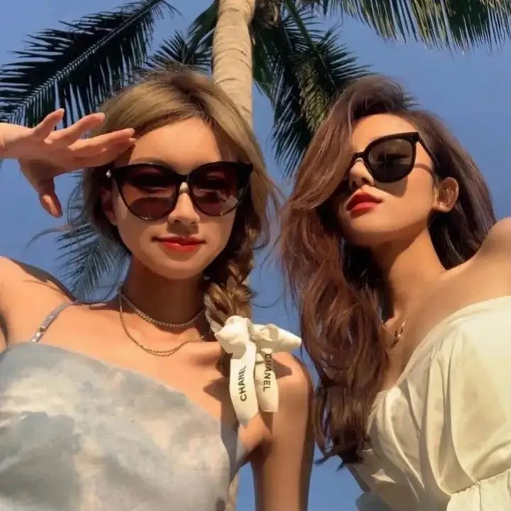 尸缠妖后海报